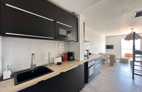 Giens Apartment | Apartment for 4 people with sea view facing Porquerolles and pool, located in Giens