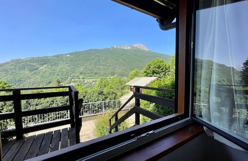 Forville Apartment | Apartment for 4 with with nice view of Briançon