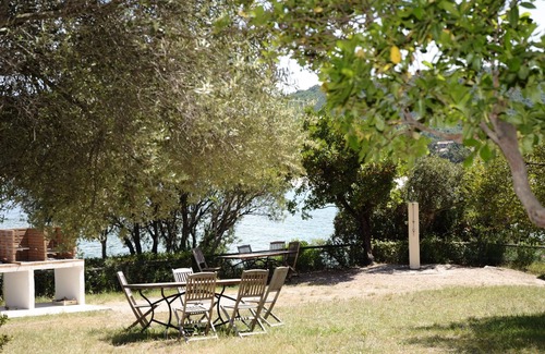Favone Apartment | Apartment for 6 people on the ground floor, sea view, direct access to the beach