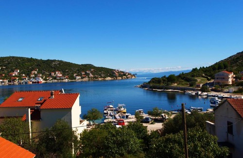 Vinisce Apartment | Apartment for 7 persons approx. 90 m² in Vinisce, Dalmatia (Central Dalmatia)