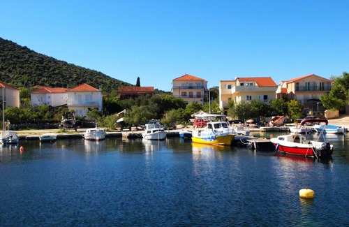Vinisce Apartment | Apartment for 7 persons approx. 90 m² in Vinisce, Dalmatia (Central Dalmatia)