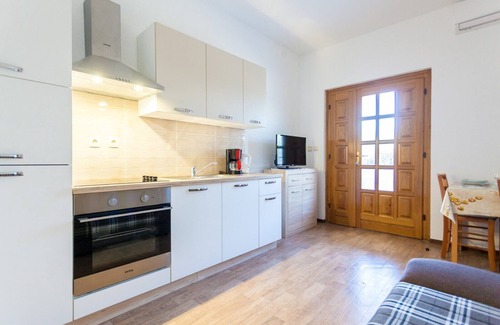 Porat Apartment | Apartment for two persons only 100 m from beach in Porat