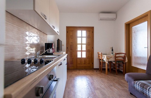 Porat Apartment | Apartment for two persons only 100 m from beach in Porat