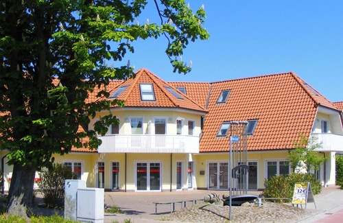 Ostseebad Prerow Apartment | Apartment for up to 5 persons near center and beach, south-west-facing balcony, WLAN, washing machine