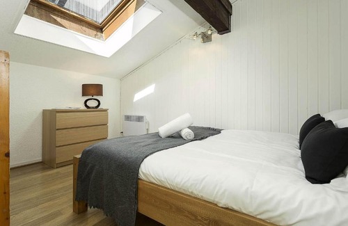 Chamonix City Centre Apartment | Apartment Forclaz 4B - Alpes Travel - Central Chamonix - Sleeps 4