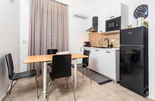 Old Town Apartment | Apartment 'Forti Luna' with Balcony, Wi-Fi and Air Conditioning