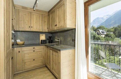 Chamonix City Centre Apartment | Apartment Ensa - Alpes Travel - Central Chamonix (sleeps 4)