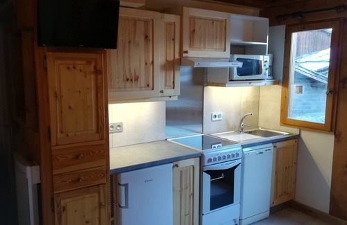 Montchavin Apartment | Apartment 'Le Tyrol' with Mountain View, Shared Garden and Balcony