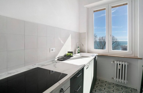 Marina di Andora Apartment | Apartment 'Fronte Mare - Marina Di Andora' with Balcony, Wi-Fi and Air Conditioning