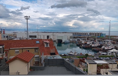 Savona Apartment | Apartment 'Frontemare' with Sea View, Wi-Fi and Air Conditioning