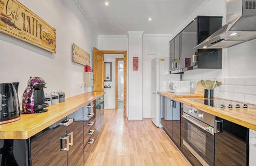 Gandia Apartment | Apartment 'Gandia Center' with Balcony, Wi-Fi and Air Conditioning