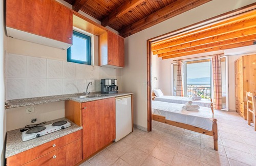 Kavos Apartment | Apartment 'Gavriil G3' with Sea View, Wi-Fi and Air Conditioning