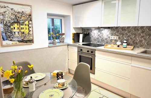 Hagelloch Apartment | Apartment 'Graf' with Private Terrace, Shared Garden and Wi-Fi
