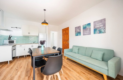 Cala Ferrera Apartment | Apartment 'Gran Sol Family 5' with Shared Pool, Wi-Fi and Air Conditioning