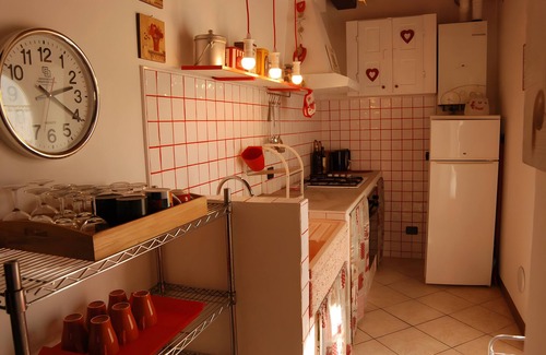 SantʼAndrea di Compito Apartment | Apartment 'Grande' with Shared Pool, Wi-Fi and Air Conditioning
