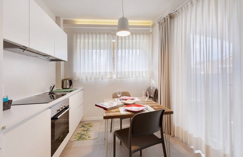 Borgo Trento Apartment | Apartment 'Green House 103' with Balcony, Wi-Fi and Air Conditioning