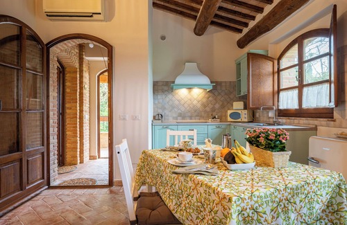 Vergelle Apartment | Apartment 'Greta' with Shared Pool, Wi-Fi and Air Conditioning
