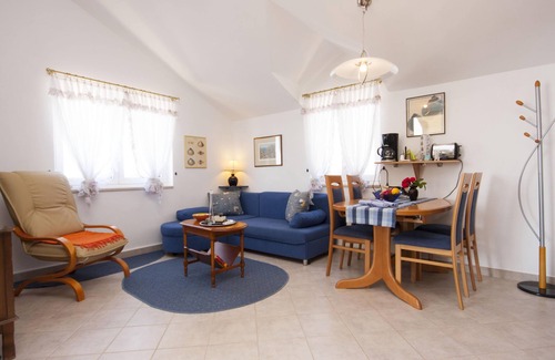 Krapanj Apartment | Apartment Grivicic A1 with Sea View on island Krapanj