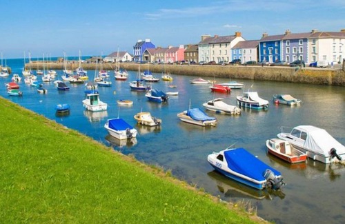 Aberaeron Apartment | Apartment Harbour View in New Quay - 4 persons, 2 bedrooms