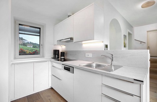 Berg/Monte Apartment | Apartment 'Harmony Apt 3' with Mountain View, Shared Garden and Wi-Fi