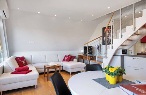 Saig Apartment | Apartment 'Hirschsprung Saig' with Mountain View, Wi-Fi and Air Conditioning