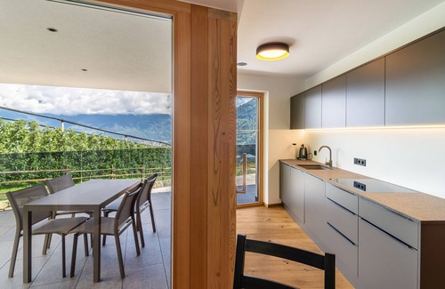 Lagundo Apartment | Apartment Hofer Hof MUT with Mountain View, Wi-Fi & Terrace