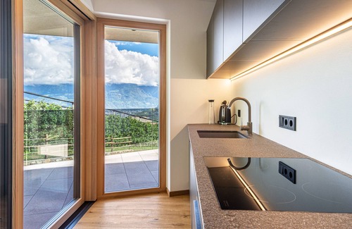 Lagundo Apartment | Apartment Hofer Hof MUT with Mountain View, Wi-Fi & Terrace