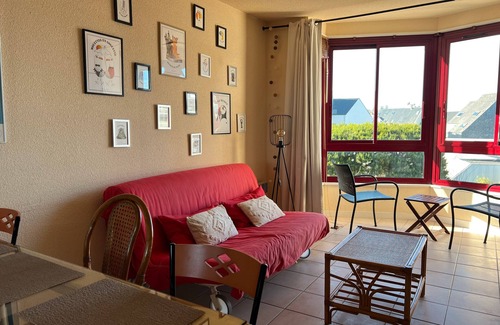 Perros-Guirec Apartment | Apartment 'Hortensia By Madame Est Servie' with Sea View, Balcony and Wi-Fi