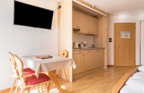 Santa Cristina Val Gardena Apartment | Apartment 'Hotel Residence Gardena Alps 300' with Mountain View, Garden & Wi-Fi