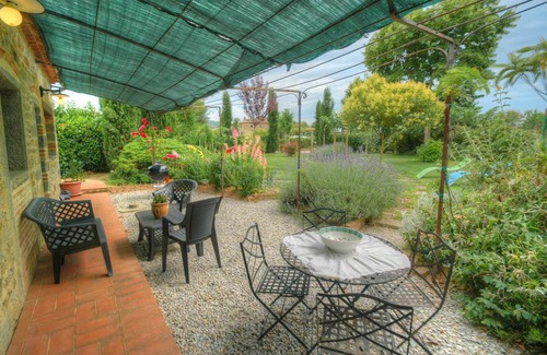 Montalla Apartment | Apartment/house in a Tuscan stonehouse with private swimming pool and garden