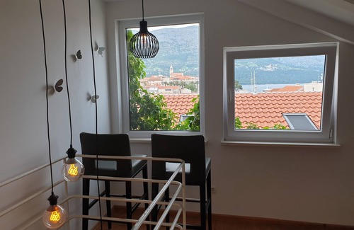 Cove Tri Zala (Zrnovo) House | Apartment Keti spacious apartment in the center of Korcula town with sea view