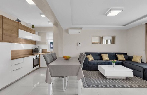 Promajna Apartment | Apartment Hrvoje -only 50m to the sea