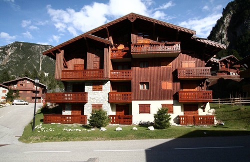 Pralognan-la-Vanoise Apartment | Apartment in the Mountain In The Vanoise Park
