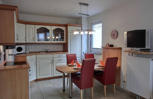 Graal Mueritz Apartment | Apartment i8 - 2-room apartment close to the beach on the ground floor for 3 pers.