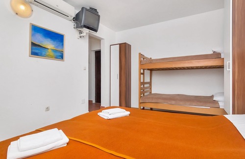 Pokrivenik Apartment | Apartment Igor - 5 m from beach: SA2(4) - Cove Pokrivenik, Island Hvar, Croatia