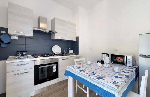Finalborgo Apartment | Apartment 'Il Borgo Incantato con garage' with Wi-Fi and Air Conditioning