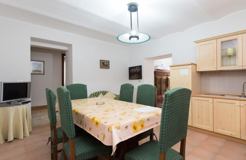 Piane di Collevecchio Apartment | Apartment Il Tiglio in Collevecchio - 3 persons, 2 bedrooms