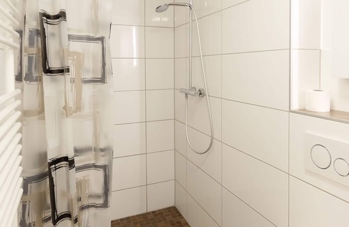 Duisburg City Center Apartment | Apartment im Zentrum mit Terrasse und Parkplatz
