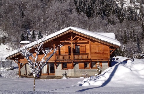 Sixt-Fer-a-Cheval Apartment | Apartment in a chalet in the mountains in Sixt Fer A Cheval
