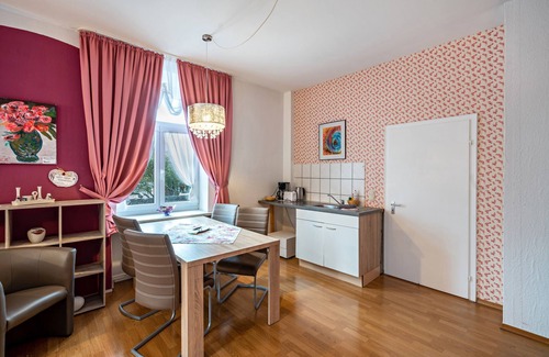 Nussdorf am Inn House | Apartment In A Hotel 'Nußdorfer Hof - Apartment 5' with Wi-Fi