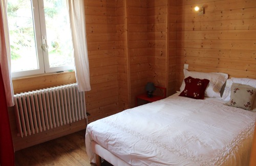 Lathuile Apartment | Apartment in a house with Spa in a peaceful village.