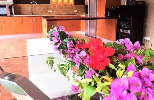 Palma de Mallorca Villa | Apartment in a luxurious villa for 6 people