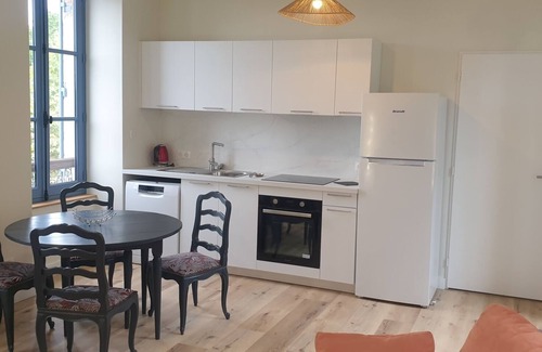 Hautefort Apartment | Apartment in an 18th century building in the heart of the village of Hautefort.