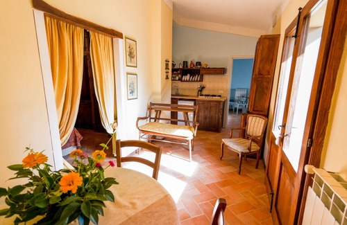 Asciano Apartment | Apartment in Asciano, family-friendly, pool, garden, quiet, A/C, WiFi, sleeps 4