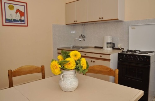 Barbat na Rabu Apartment | Apartment in Barbat with Seaview, Balcony, Air condition (660-5)