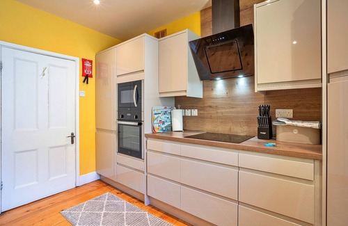 Beaumaris Apartment | Apartment in Beaumaris with Snowdonia Views