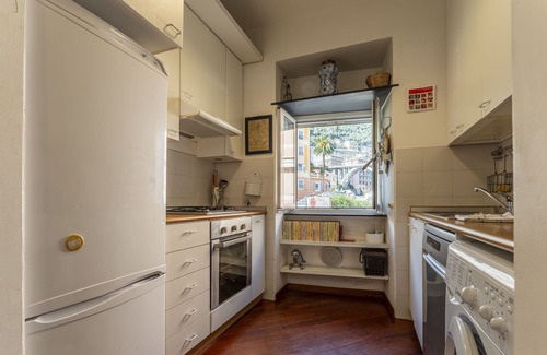 Bogliasco Apartment | Apartment in Bogliasco with 2 bedrooms sleeps 5