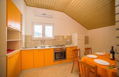 Bol Apartment | Apartment in Bol with Seaview, Balcony, Air condition, WIFI (3835-1)