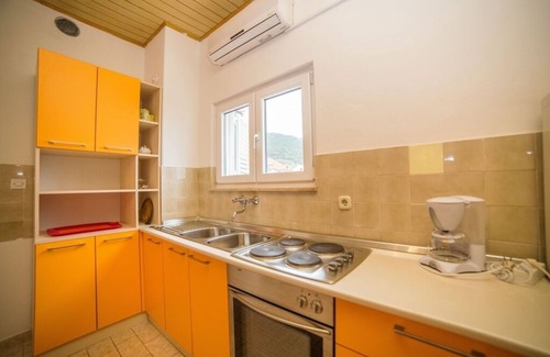 Bol Apartment | Apartment in Bol with Seaview, Balcony, Air condition, WIFI (3835-1)