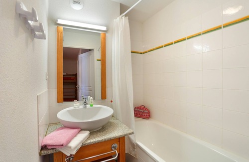 Ax-les-Thermes Apartment | Apartment in Bonascre with Mountain Views